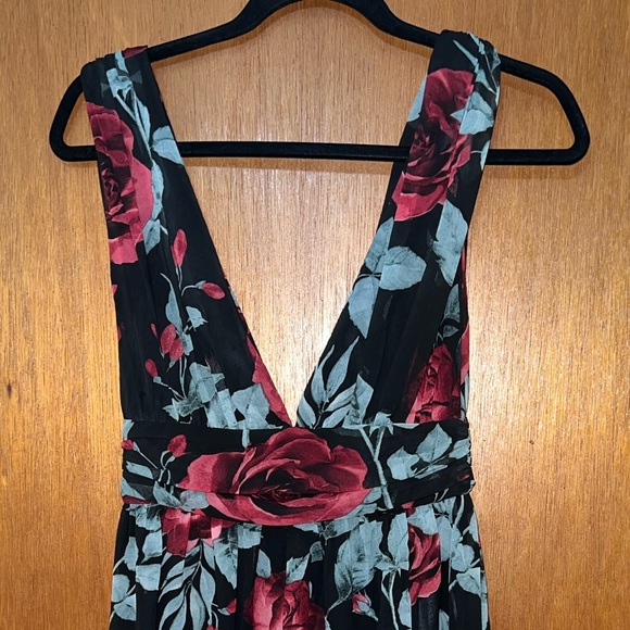 Xs Lulu’s flower dress - Picture 2 of 5